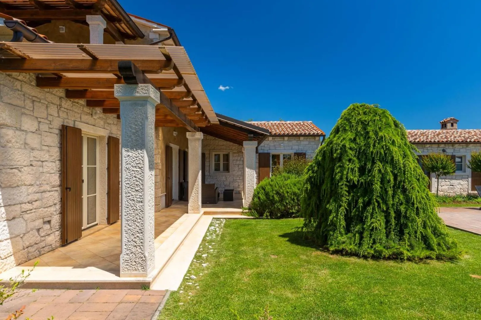 Rustic Villa Stancija Martina With Pool In Tinjan